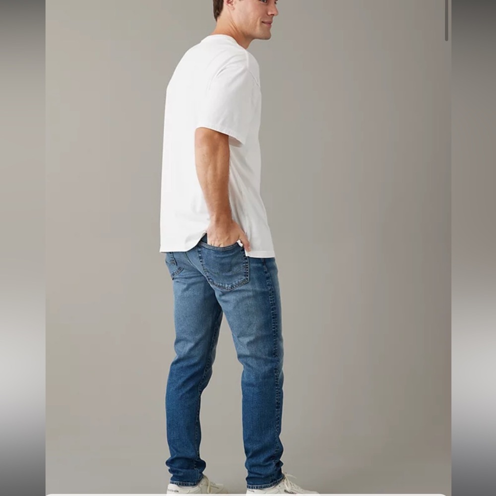 American Eagle Ne(x)t Level Airflex medium wash denim jeans. 28X30